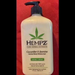 Brand New Hempz Cucumber & Jasmine lotion Herbal Creamy Lotion 18 oz.